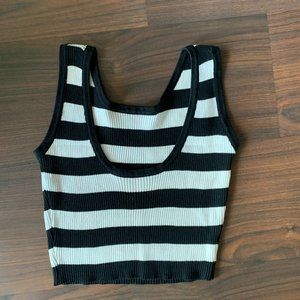 nwot black and white knit crop top